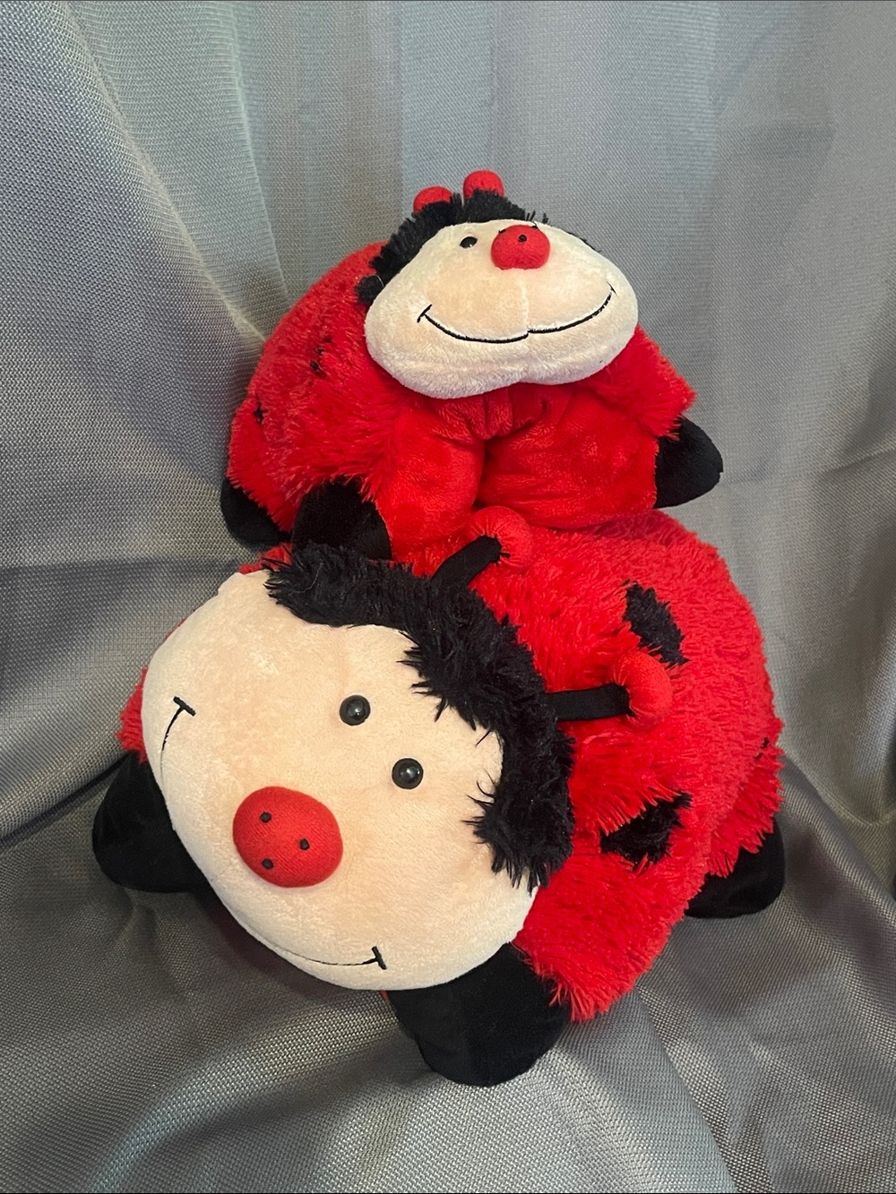 pillow pets & pillow pets pee-wee set Red & Black Ladybug plushes Cute Soft 2010